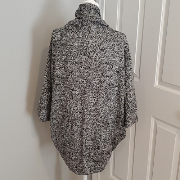 Sweater/Wrap - Picture 4 of 4